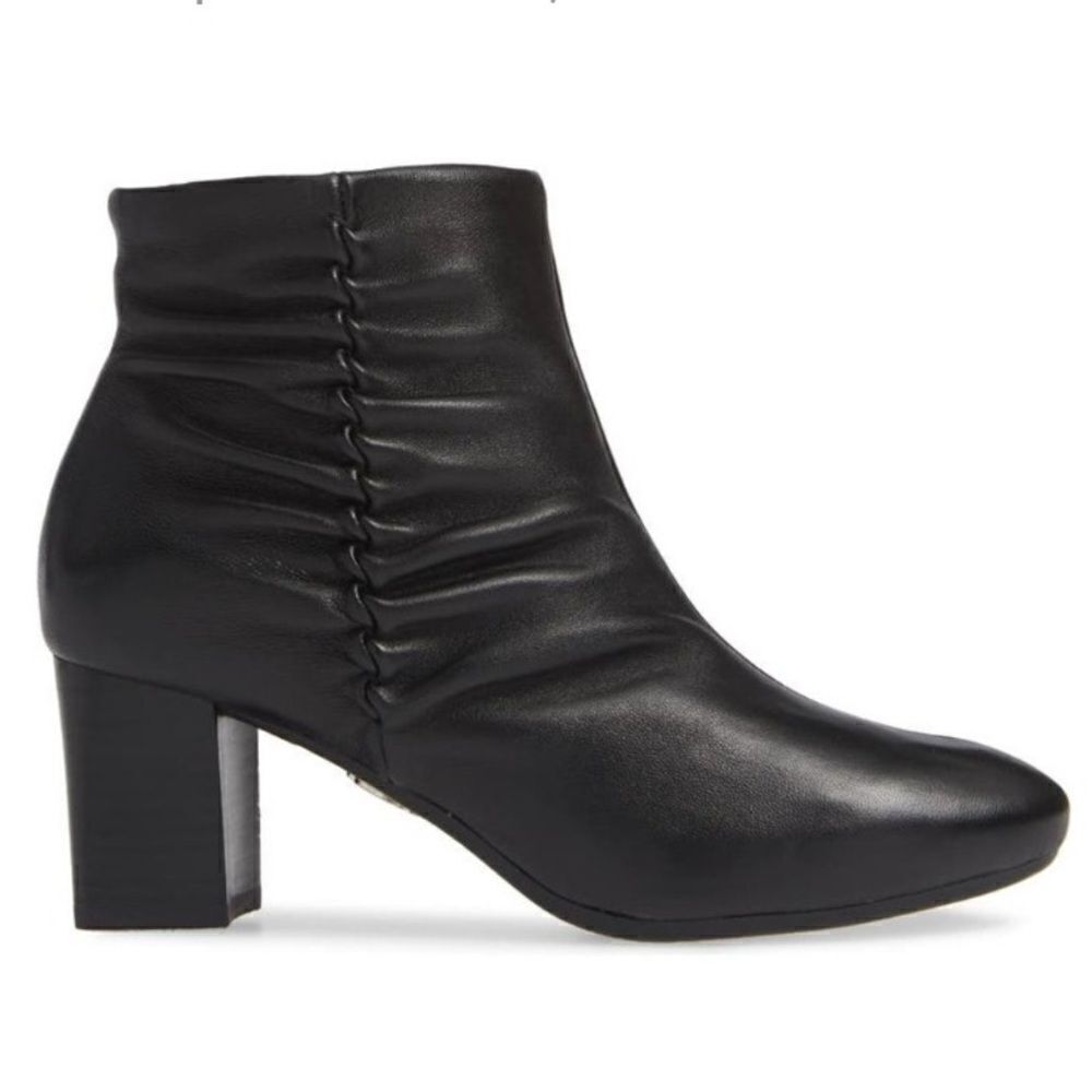Bettye Muller Concept Deena Black Leather Booties Size 9 M New Org. 189